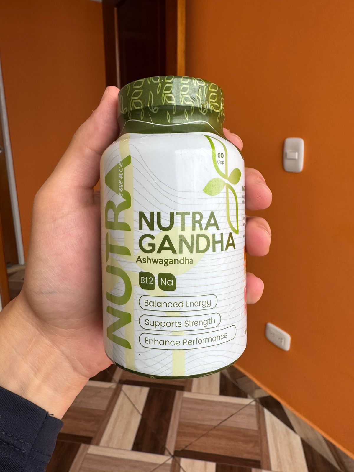 Nutra Gandha | Ashwagandha + B12 | Energía Equilibrada, Fuerza y Enfoque Mental | 60 Cápsulas