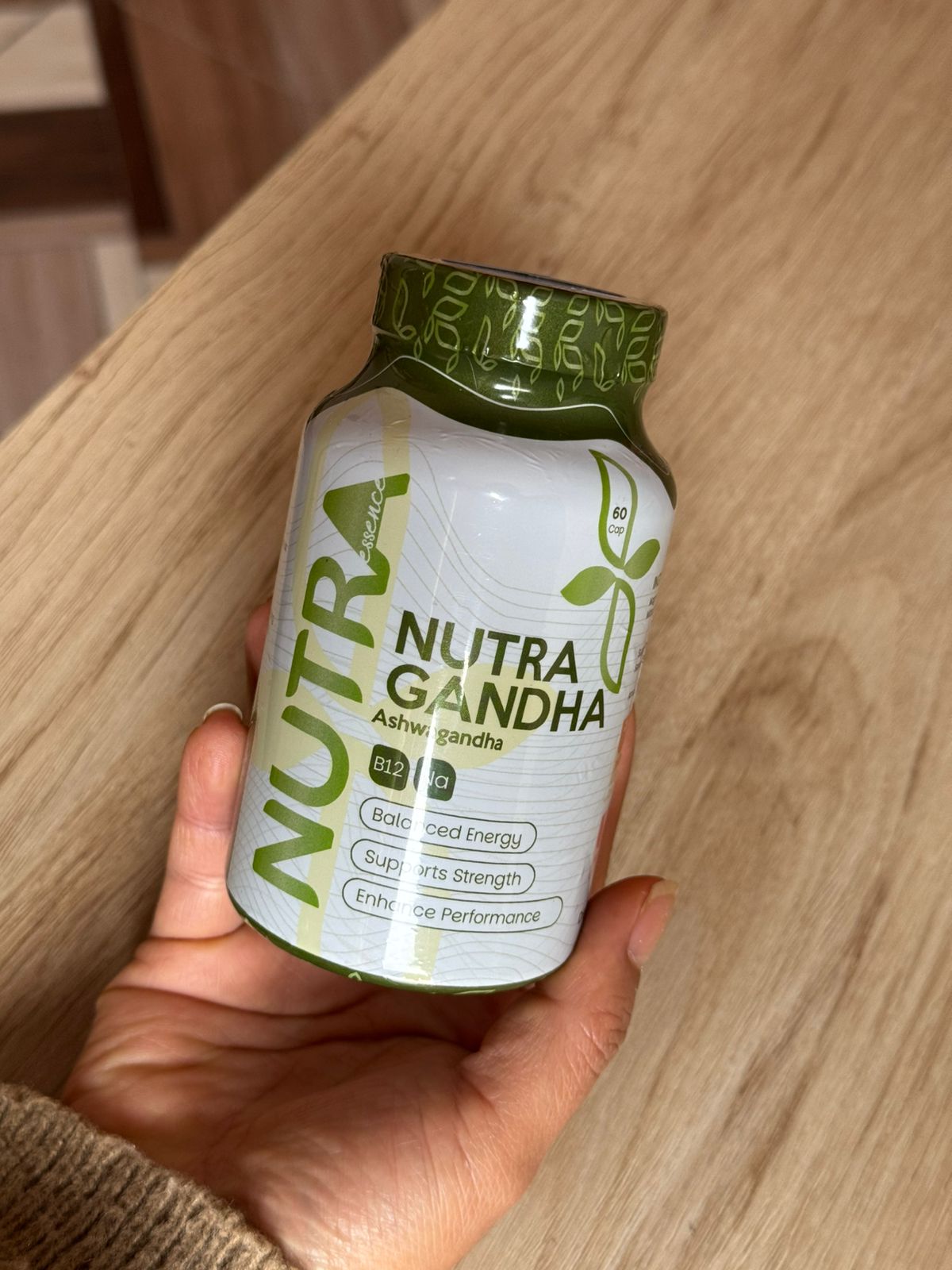 Nutra Gandha | Ashwagandha + B12 | Energía Equilibrada, Fuerza y Enfoque Mental | 60 Cápsulas